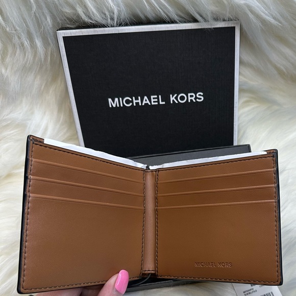 Michael Kors Mens Brown Billfold Wallet - Picture 4 of 7